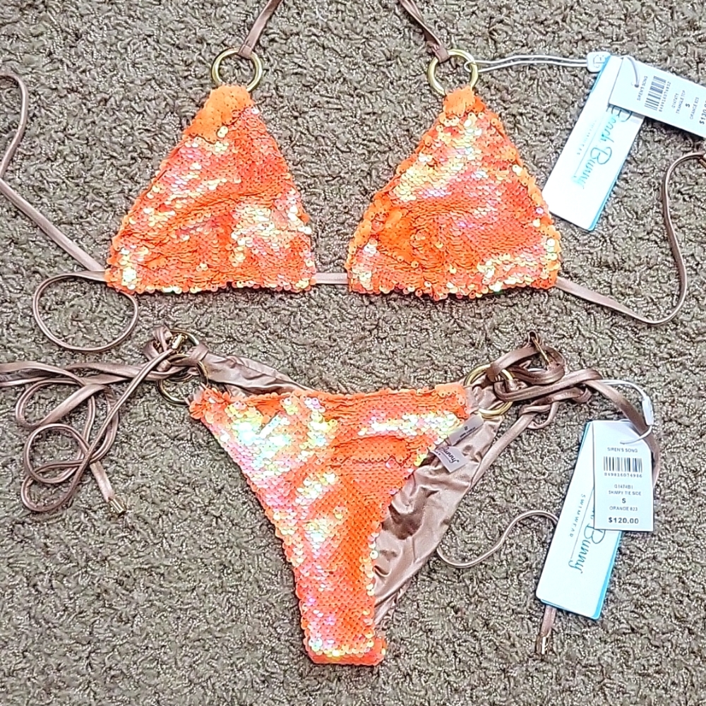 Beach Bunny rare siren song set